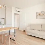 Podium - Qui Vende Immobiliare - Per Solo Famiglie Apartment
